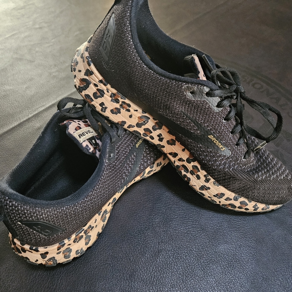 Revel 4 Leopard print Brooks